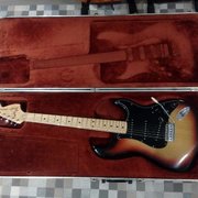 Myydn: Fender Stratocaster  vm. 1977 (#1910058)