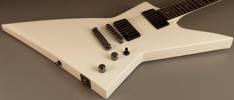 Muusikoiden.net - Artikkelit - ESP LTD EX-360 (White)