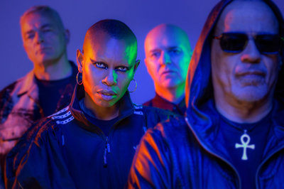 Brittirockin legenda Skunk Anansie rantautuu Suomeen uuden albuminsa myötä