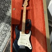 Myydn: Fender Stratocaster USA 1983, Suhr PUs, case (#1924607)