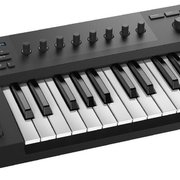Myydn: Native Instruments Komplete Kontrol A25 ja lisenssejä (#1947941)