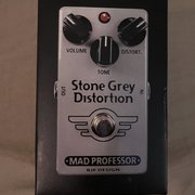 Myydn: Mad Professor Stone Gray Distortion boksi ja manuaali. MYYTY (#1972920)