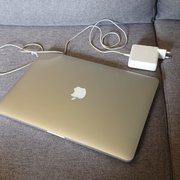 Myydn: MacBook Pro Mid 2014 15" näytöllä. (#2002479)