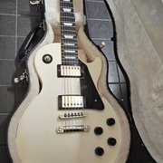 Myydn: Gibson Les Paul Studio Alpine White 2011 (#2005822)