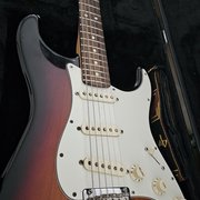 Myydn: Fender American Standard Stratocaster 3-Tone Sunburst 2015 (#2006167)