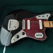 Myydn: Fender Vintera II Jaguar (#2007296)