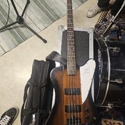Myydn: Epiphone Thunderbird (#2010953)