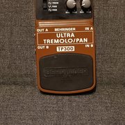 Myydn: Behringer TP300 tremolo/pan (#2011352)