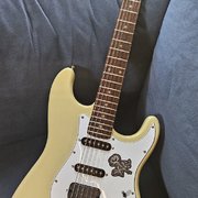 Myydn: Squier Stratocaster (varattu tiistaihin) (#2009273)