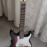 Myydn: Collins stratocaster/ korea, kuin uusi (#2012500)