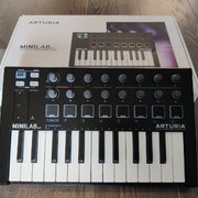 Myydn: Arturia Minilab mk2 midikoskettimisto (#2012733)
