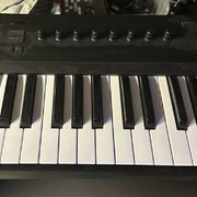 Myydn: Komplete Kontrol A25 (#2012762)