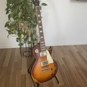 Myydn: Vintage Icon V100 sähkökitara + kantokassi (#2012780)