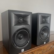 Myydn: Jbl lsr 305 (#2012809)