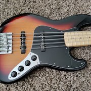 Myydn: Fender Deluxe Active Jazz Bass V (#2013337)