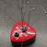 Myydn: Itsetehty harsh noise box (#2014261)