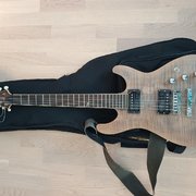 Myydn: Ibanez sähkökitara (#2014535)