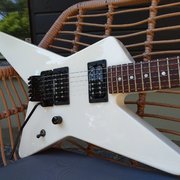 Myydn: Charvel Star HH Floyd Rose (#2013422)