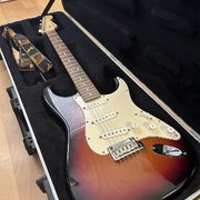 Myydn: Fender American Standard Stratocaster (#2015799)