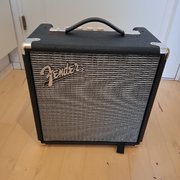 Myydn: Fender rumble 15 bassocombo (#2016470)