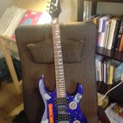 Myydn: Ibanez sähkökitara (#2018675)