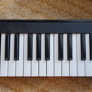 Myydn: Line 6 Mobile Keys 25 -midikoskettimisto (#2019188)