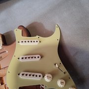 Myydn: Fender stratocaster vintage 57/62 mikrofonit, made in USA (#2019426)
