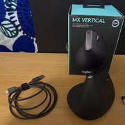 Myydn: Logitech MX Vertical (kerran tai kaksi ladattu) (#2019806)