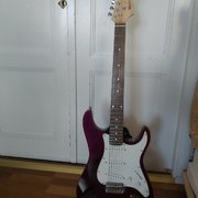 Myydn: Wesley akryylirunkoinen stratocaster (#2020644)