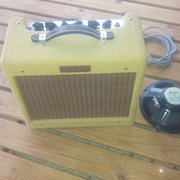 Myydn: Fender Bronco Amp 2-Channel 15-Watt  10" Jensen (#2021799)
