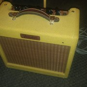 Vaihdetaan: Fender Bronco Amp 2-Channel 15-Watt  10" Jensen (#2021982)