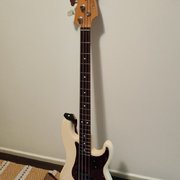 Myydn: Fender MIA Precision Bass (#2022297)