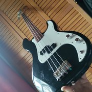 Myydn: Precision bass  ----Hki pe 8.8 (#2022605)