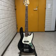Myydn: Fender American Standard Jazzbass V 2001 (#2022703)
