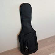 Myydn: Fender sähkökitaran kantolaukku (#2022887)
