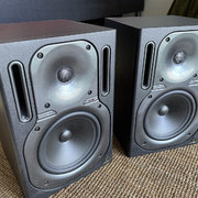 Myydn: Behringer B2030A (#2023240)