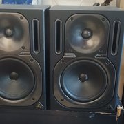 Myydn: Behringer Truth B2030A monitorit (#2023960)