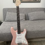 Myydn: Finlandia Instruments Stratocaster (#2024016)