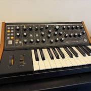 Myydn: Moog Subsequent25 (#2024994)