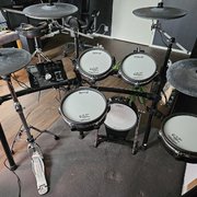 Myydn: Roland TD25KV sähkörumpusetti (#2024998)