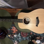 Myydn: Taylor BT-1 Baby Taylor (#2025056)