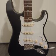 Myydn: Tokai strato ca. 1986 matta-musta nitro (#2025058)
