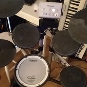 Myydn: Roland Hd-1 sähkörumpusetti (#2025558)