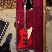 Myydn: Gibson Thunderbird 2018 bright cherry red (#2025733)