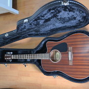 Myydn: Fender CD-60CE elektroakustinen kitara & Case (#2027437)