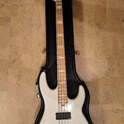 Myydn: ESP LTD Surveyor 4 (#2027985)