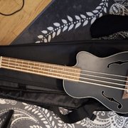 Myydn: Kala U-bass journeyman black (#2028009)