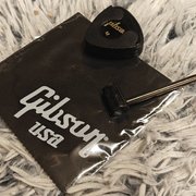 Myydn: Gibson tavaraa (#2029063)