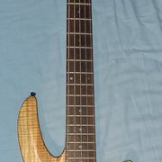 Myydn: 5-Kielinen basso ESP LTD B-205 (#2030138)