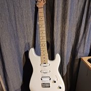 Myydn: Charvel Pro-Mod San Dimas® Style 1 HSS HT M Platinum Pearl (#2030414)